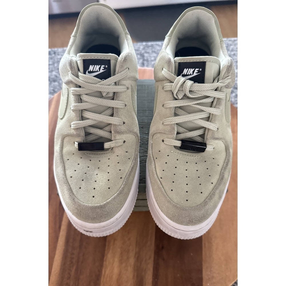Nike Air Force 1 Women's Size 7 Low Light Green